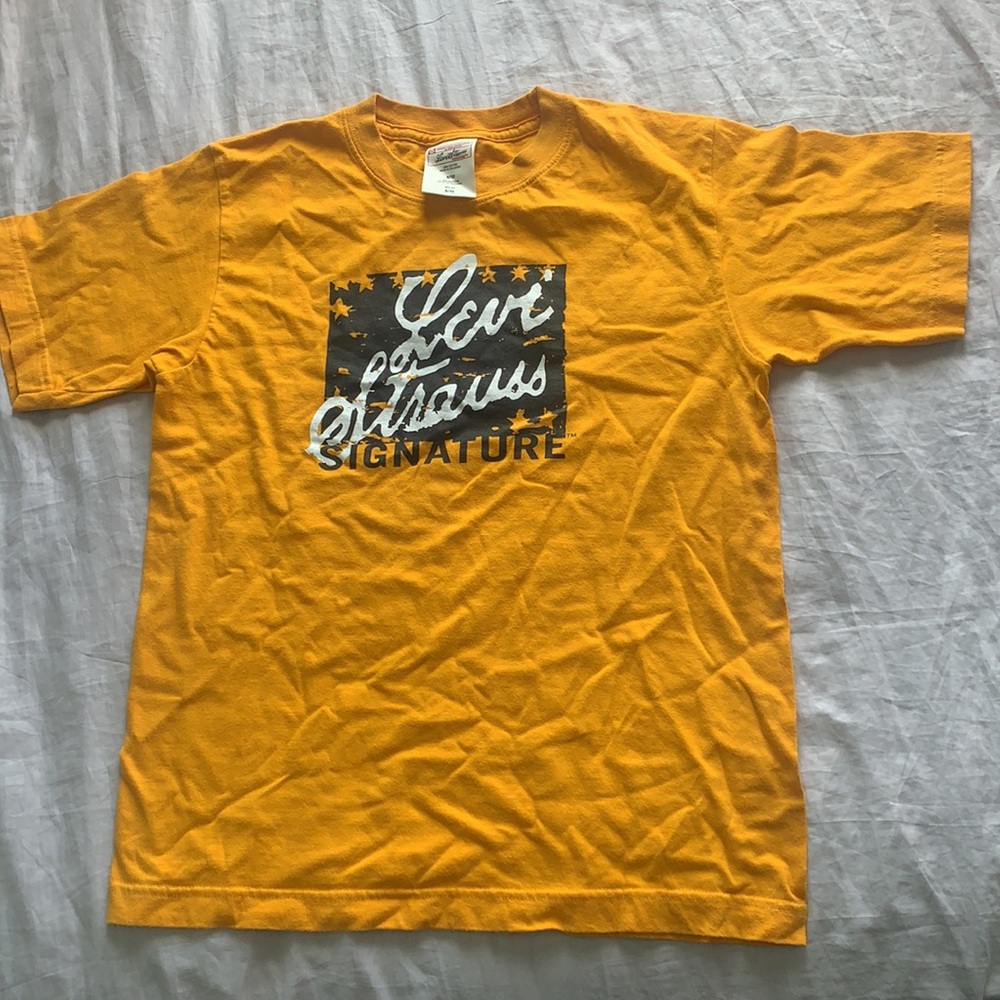 Orange Levi’s T-shirt